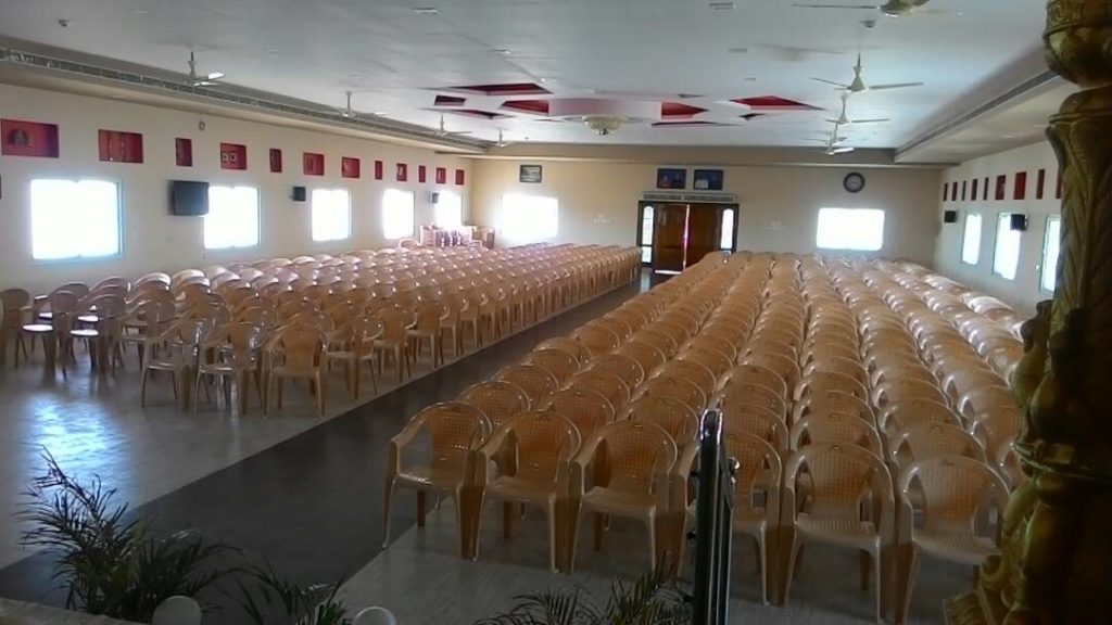 Hall_with_chairs
